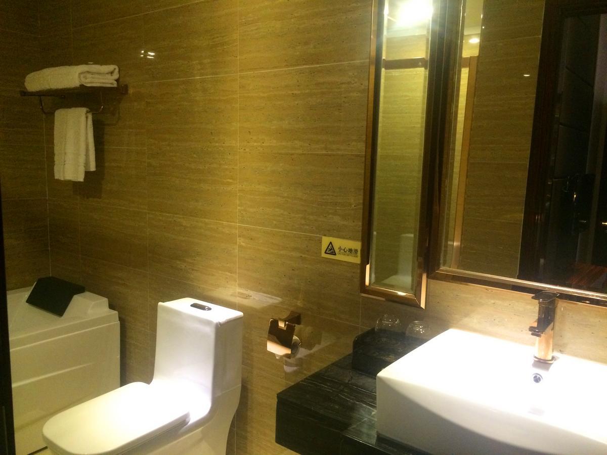Lavande Hotel Wuhan Railway Station Ngoại thất bức ảnh