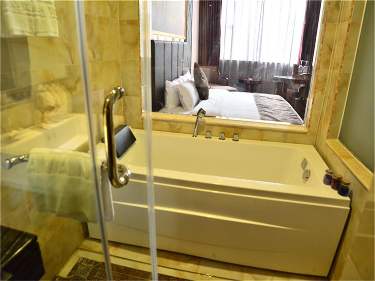 Lavande Hotel Wuhan Railway Station Ngoại thất bức ảnh